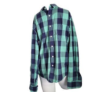 UNTUCKit Medium button front regular men shirt polo buffalo plaid square